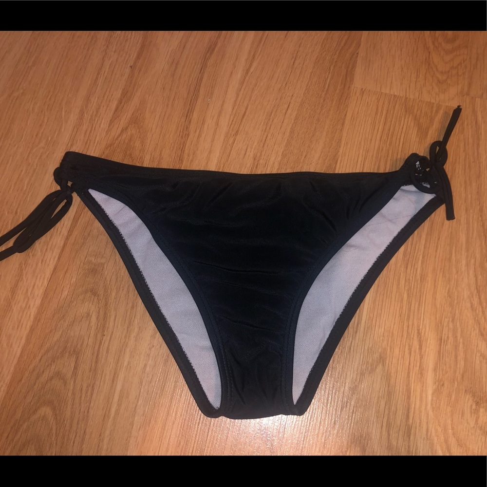 Black bikini bottoms